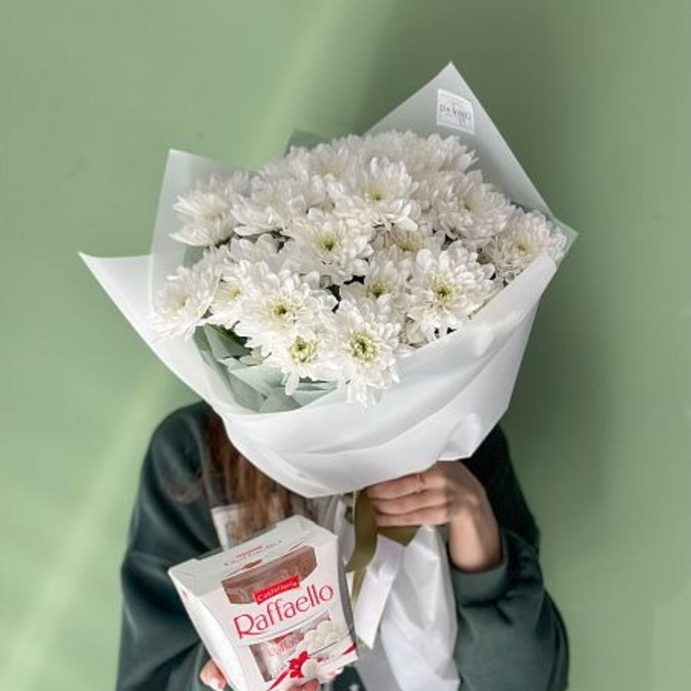 Сет "Charm" 5 хризантем и Raffaello